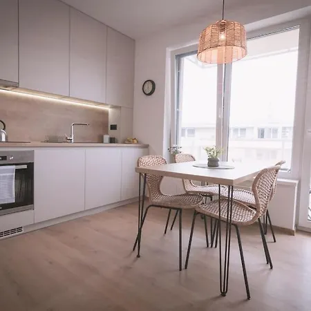 Nový štýlový Byt, Blízko Letiska Apartamento Bratislava