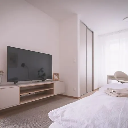 Nový štýlový Byt, Blízko Letiska Apartamento Bratislava